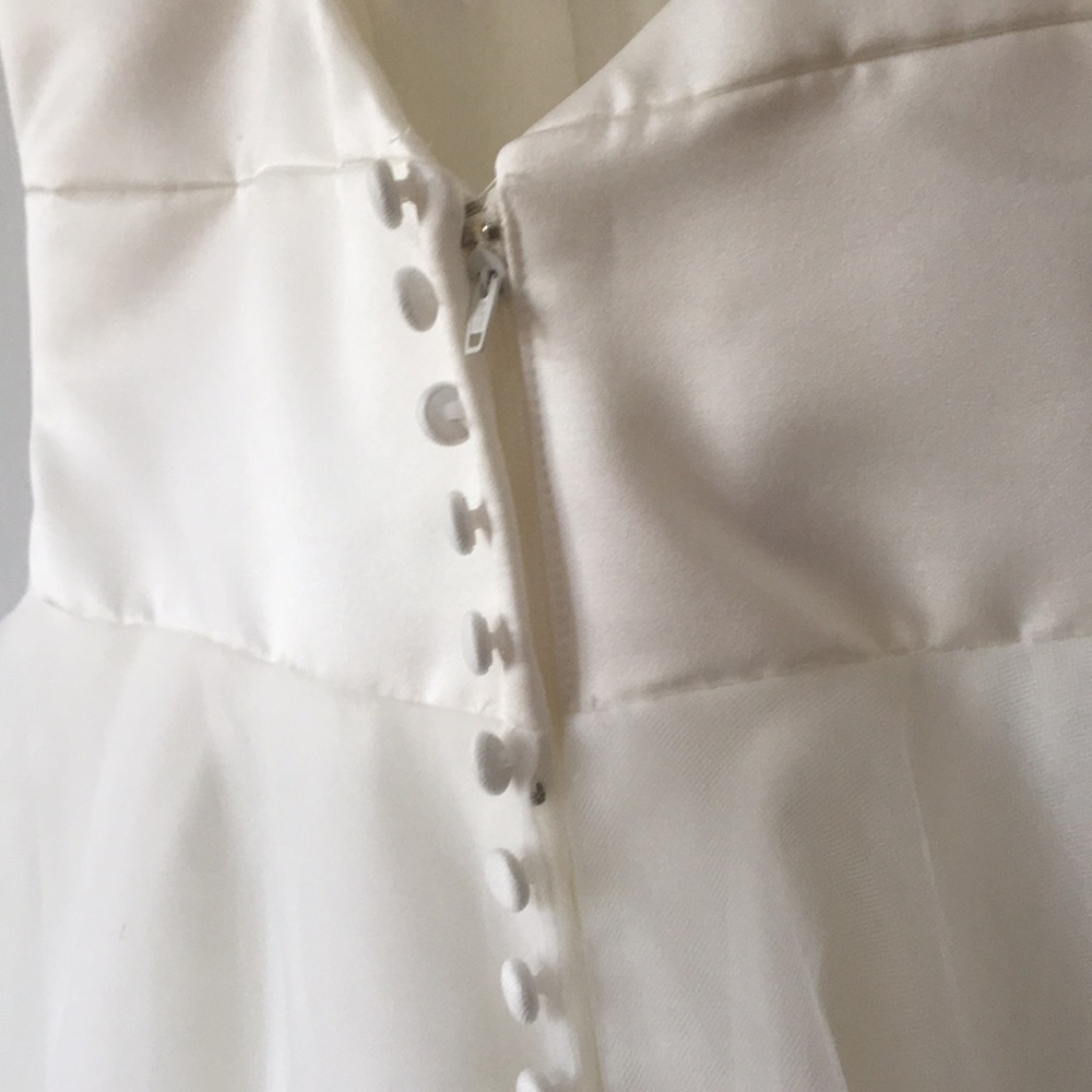 Never Before Worn Wedding Dress - Picture 5 of 6